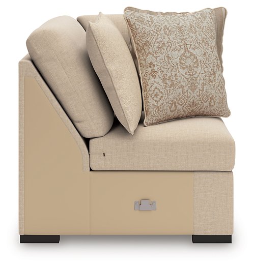 LadyMae Sectional with Chaise - Furniture 4 Less Outlet (Salinas,CA)