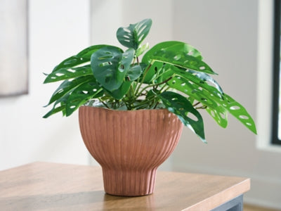 Orban Vase - Furniture 4 Less Outlet (Salinas,CA)