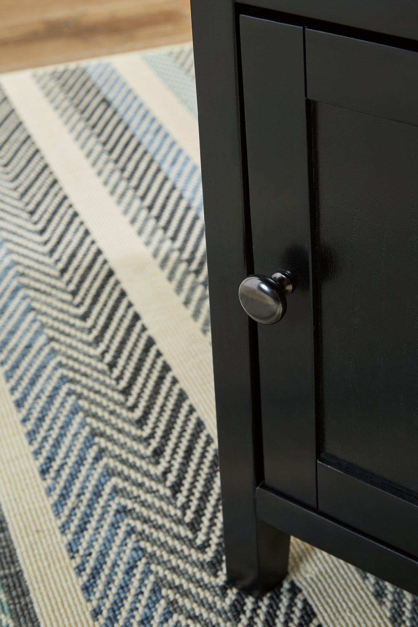 Treytown Chairside End Table - Furniture 4 Less Outlet (Salinas,CA)