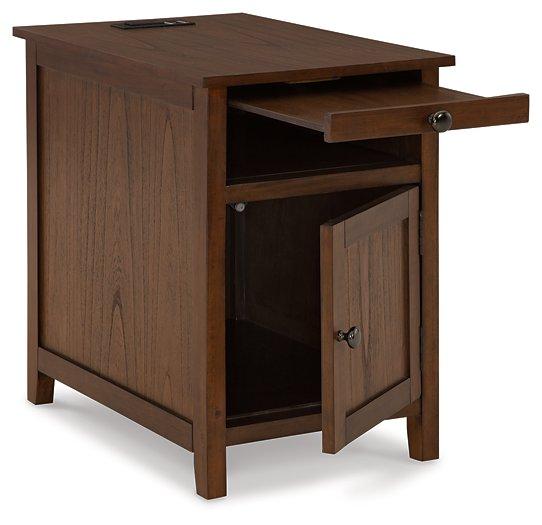 Treytown Chairside End Table - Furniture 4 Less Outlet (Salinas,CA)