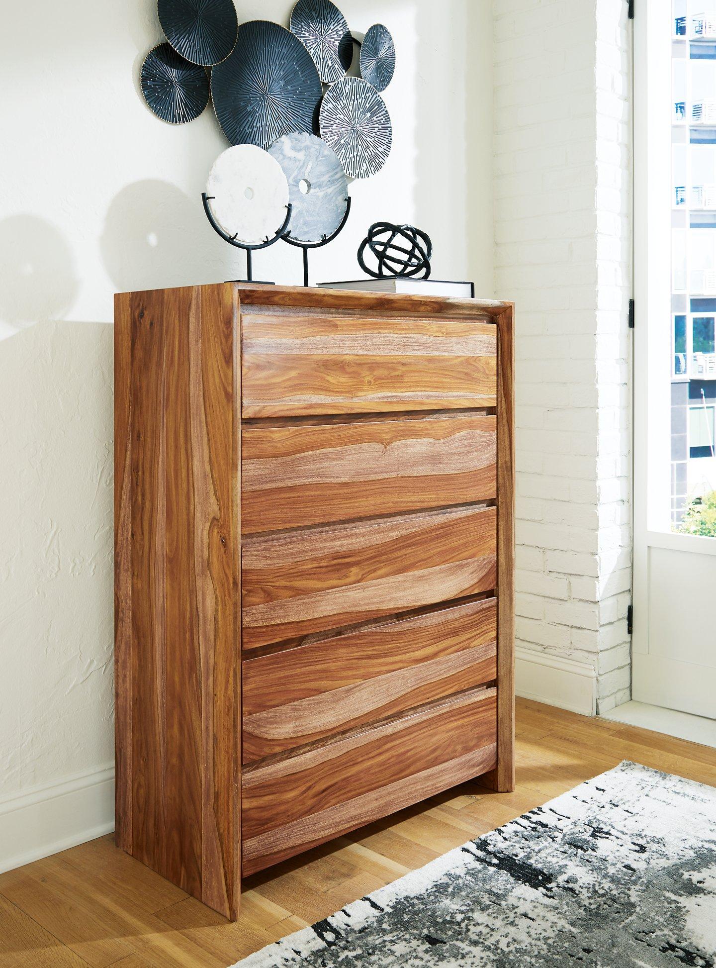 Dressonni Chest of Drawers - Furniture 4 Less Outlet (Salinas,CA)