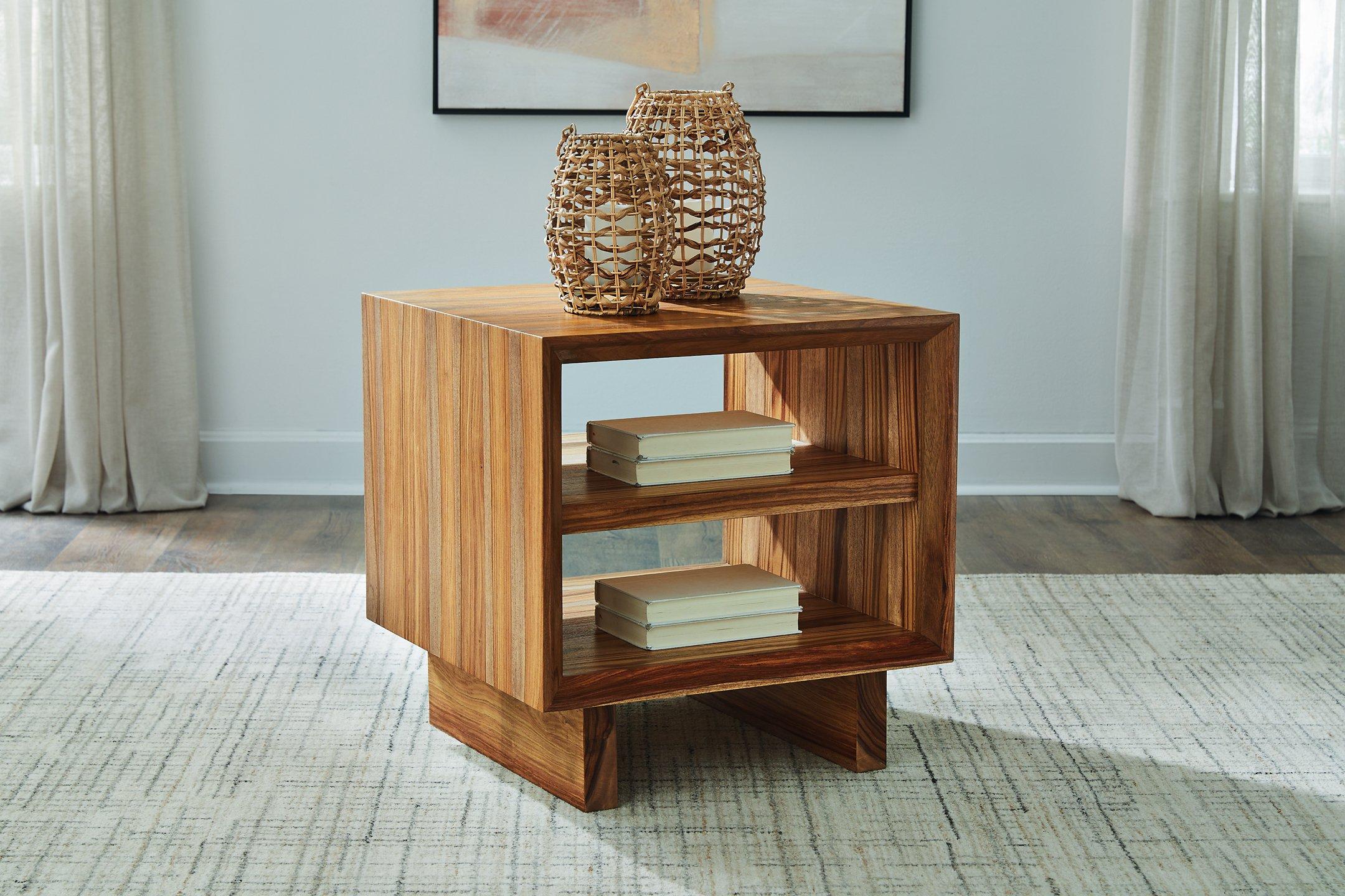 Dressonni End Table - Furniture 4 Less Outlet (Salinas,CA)