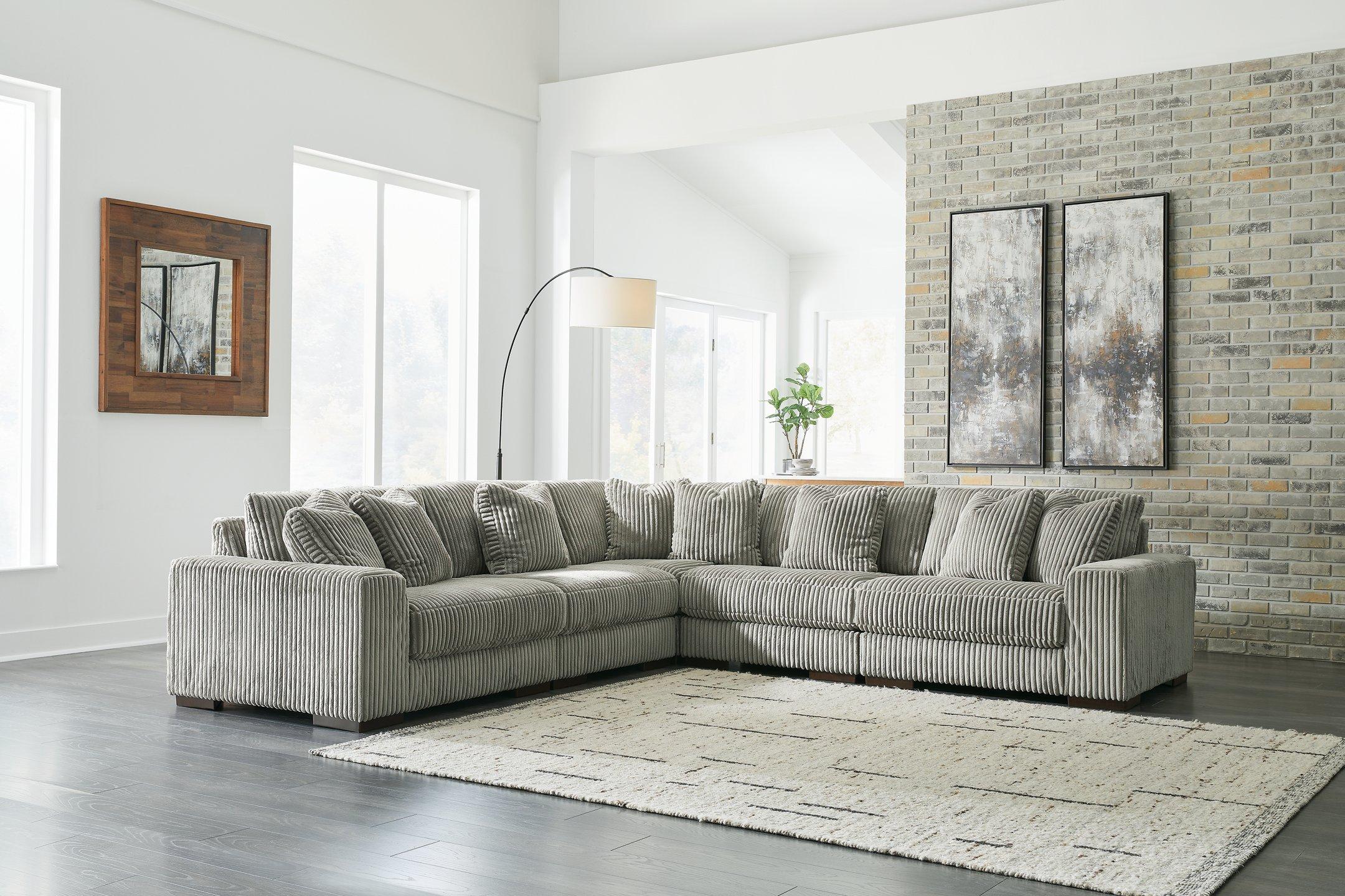 Lindyn Sectional - Furniture 4 Less Outlet (Salinas,CA)