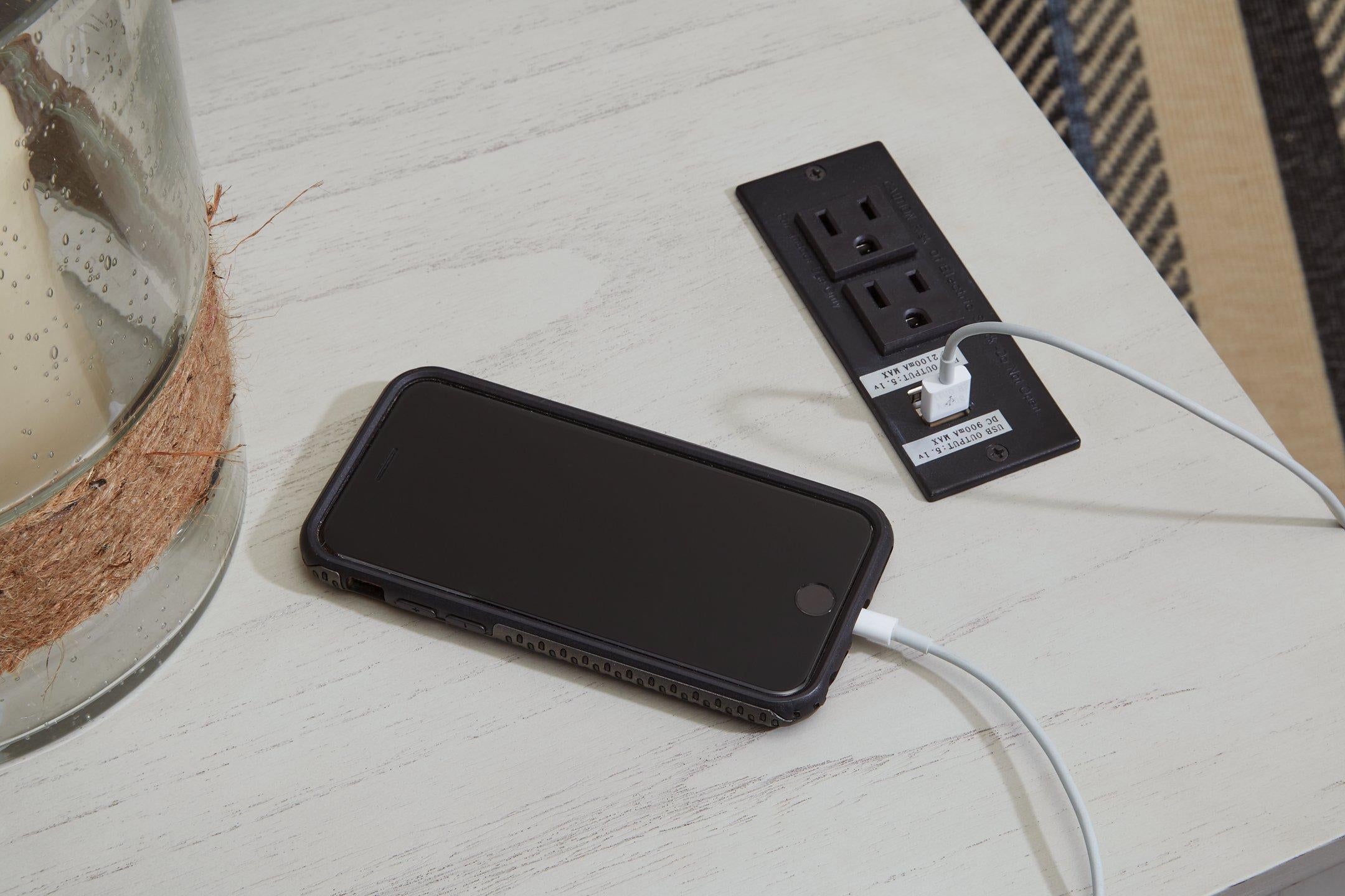 Treytown Chairside End Table - Furniture 4 Less Outlet (Salinas,CA)