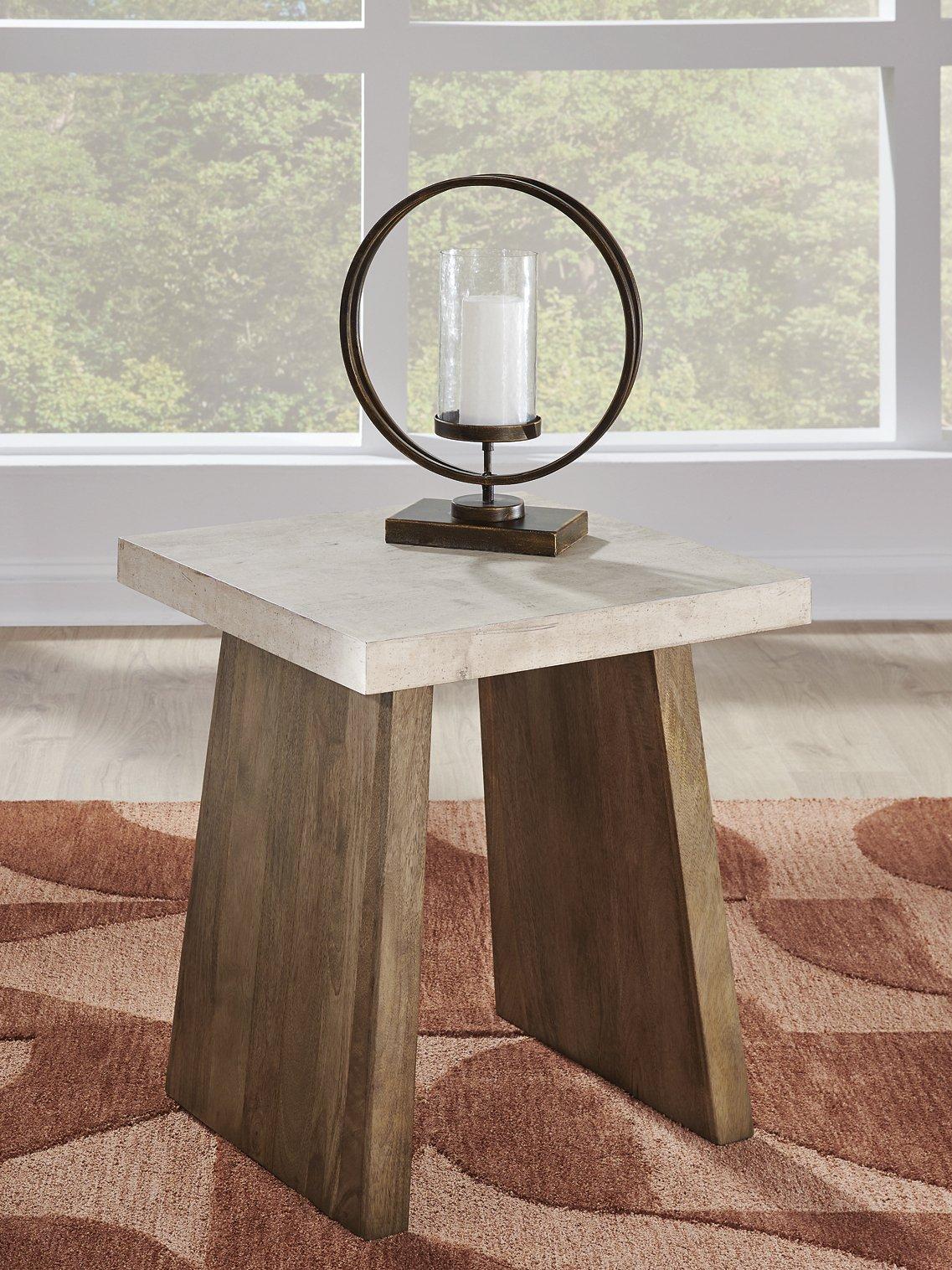 Brendalhouse End Table - Furniture 4 Less Outlet (Salinas,CA)