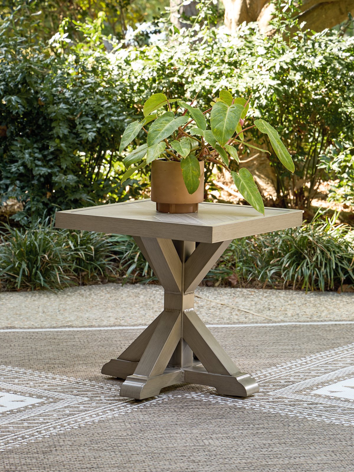 Laguna Heights Outdoor End Table - Furniture 4 Less Outlet (Salinas,CA)