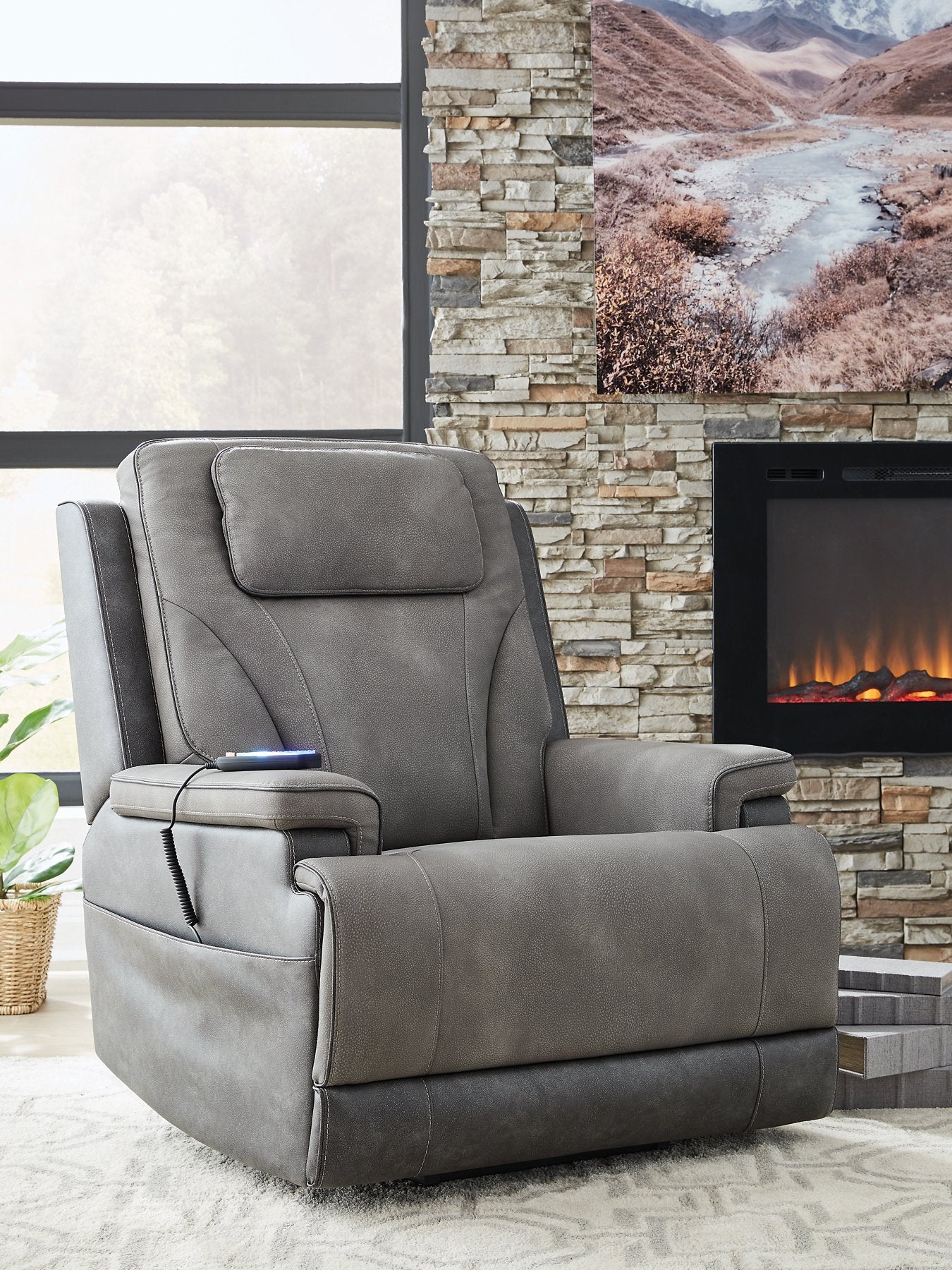 4Z-Peaceful Pause Power Lift Recliner - Furniture 4 Less Outlet (Salinas,CA)