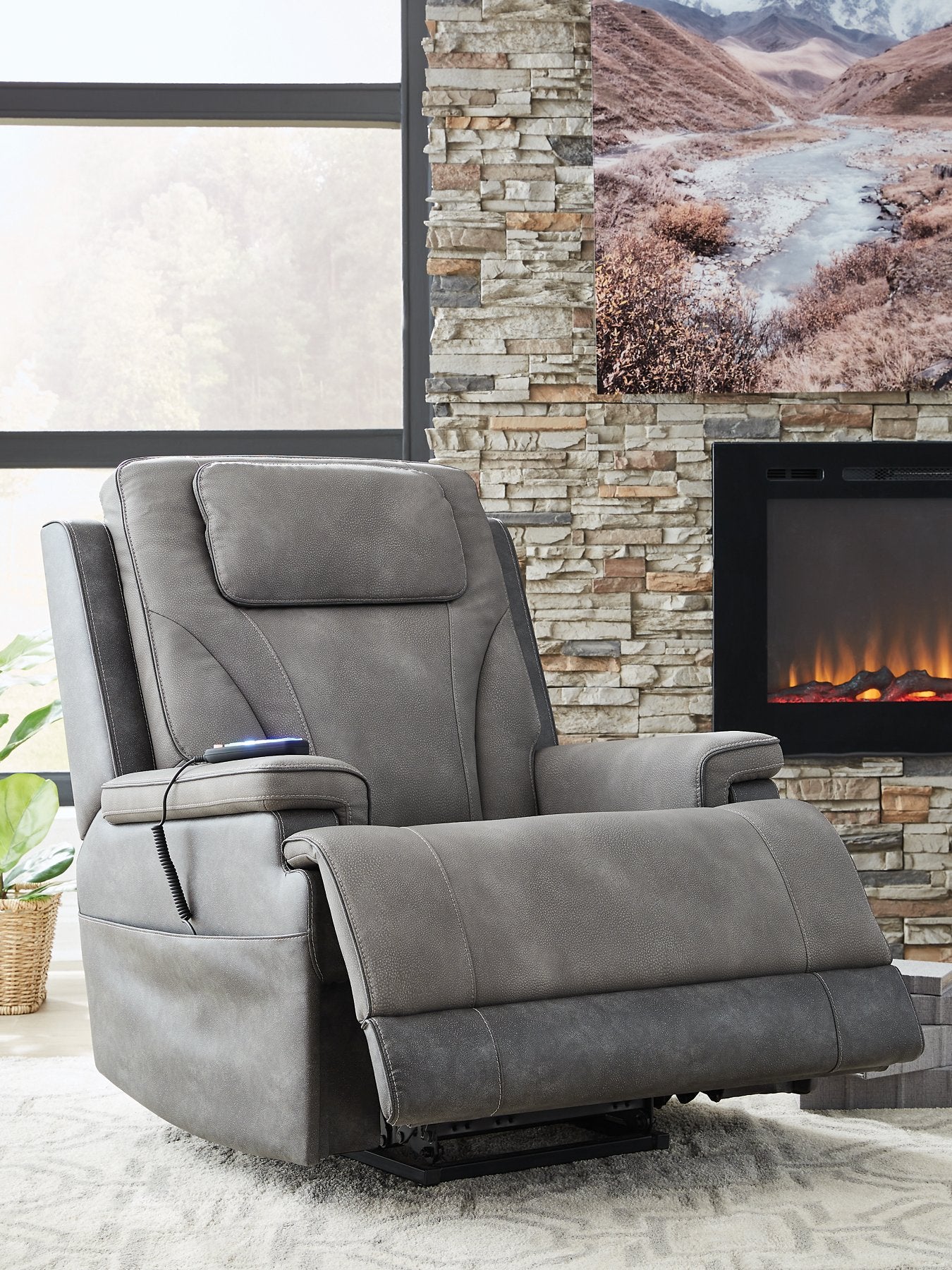4Z-Peaceful Pause Power Lift Recliner - Furniture 4 Less Outlet (Salinas,CA)