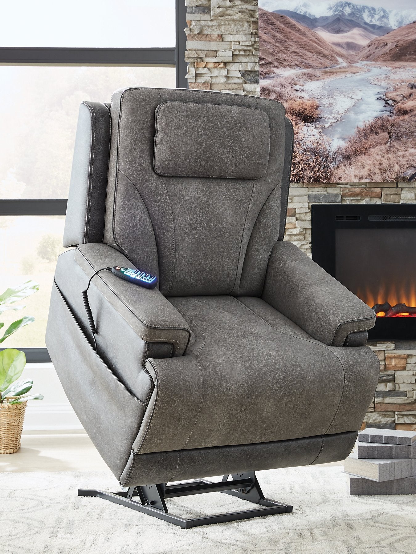 4Z-Peaceful Pause Power Lift Recliner - Furniture 4 Less Outlet (Salinas,CA)