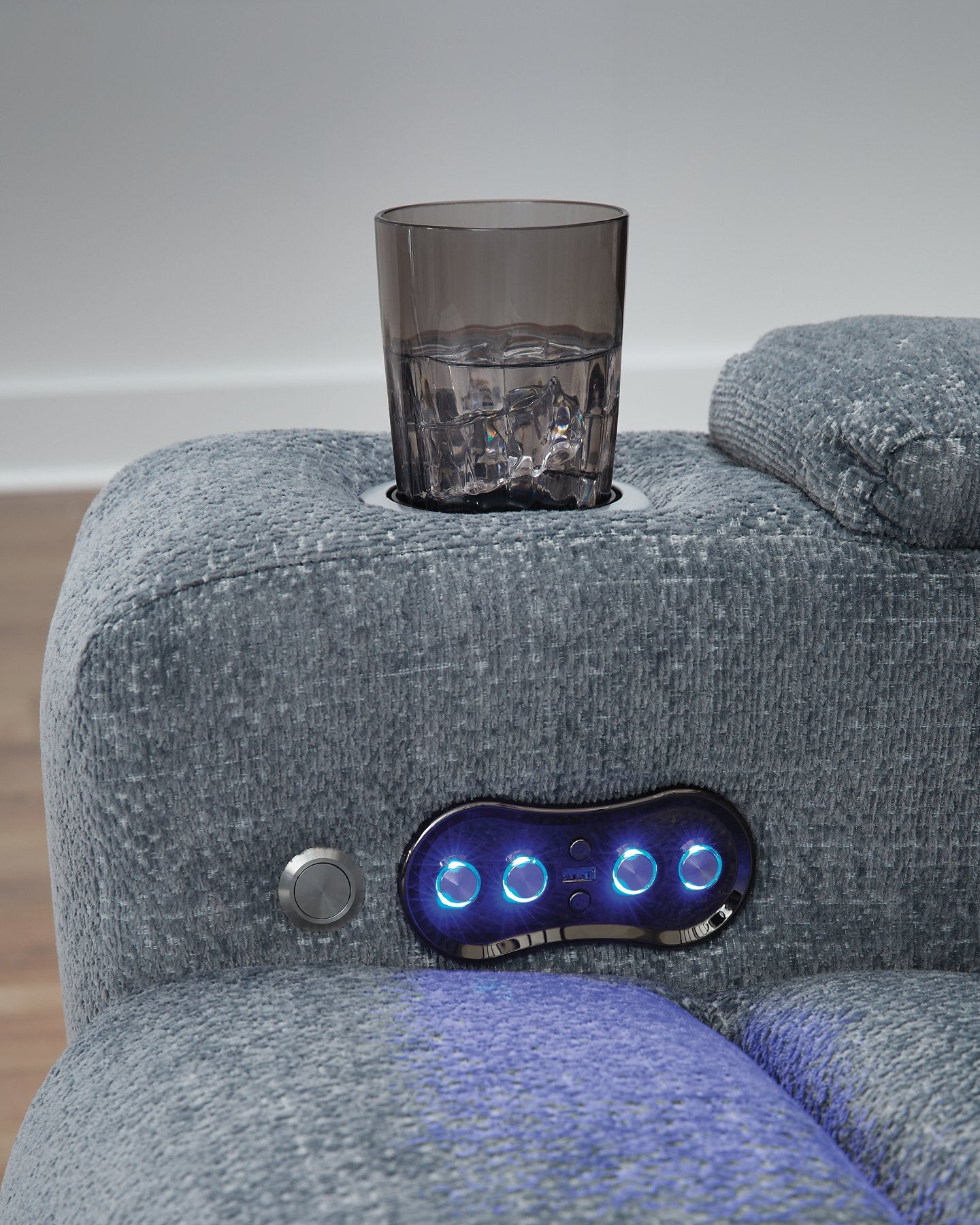 Studio Cave Power Recliner - Furniture 4 Less Outlet (Salinas,CA)