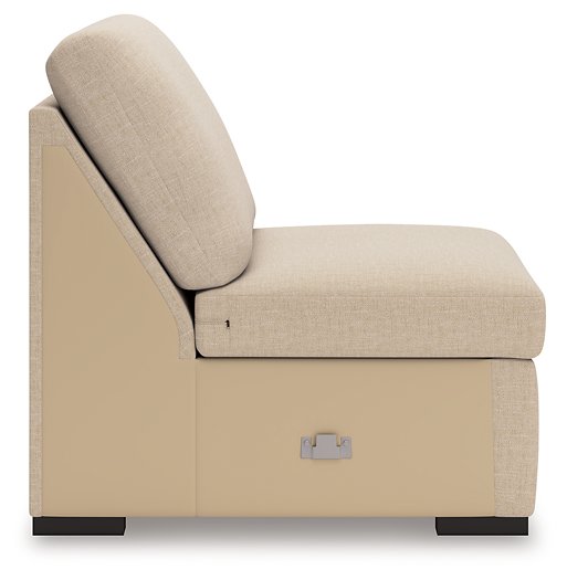 LadyMae Sectional with Chaise - Furniture 4 Less Outlet (Salinas,CA)