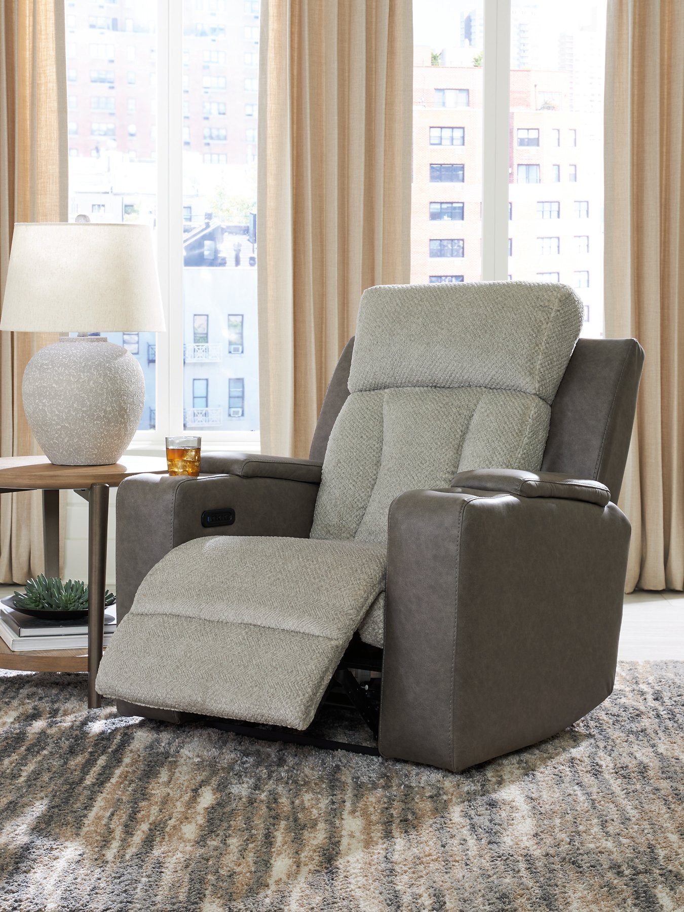 WhipLash Power Recliner - Furniture 4 Less Outlet (Salinas,CA)