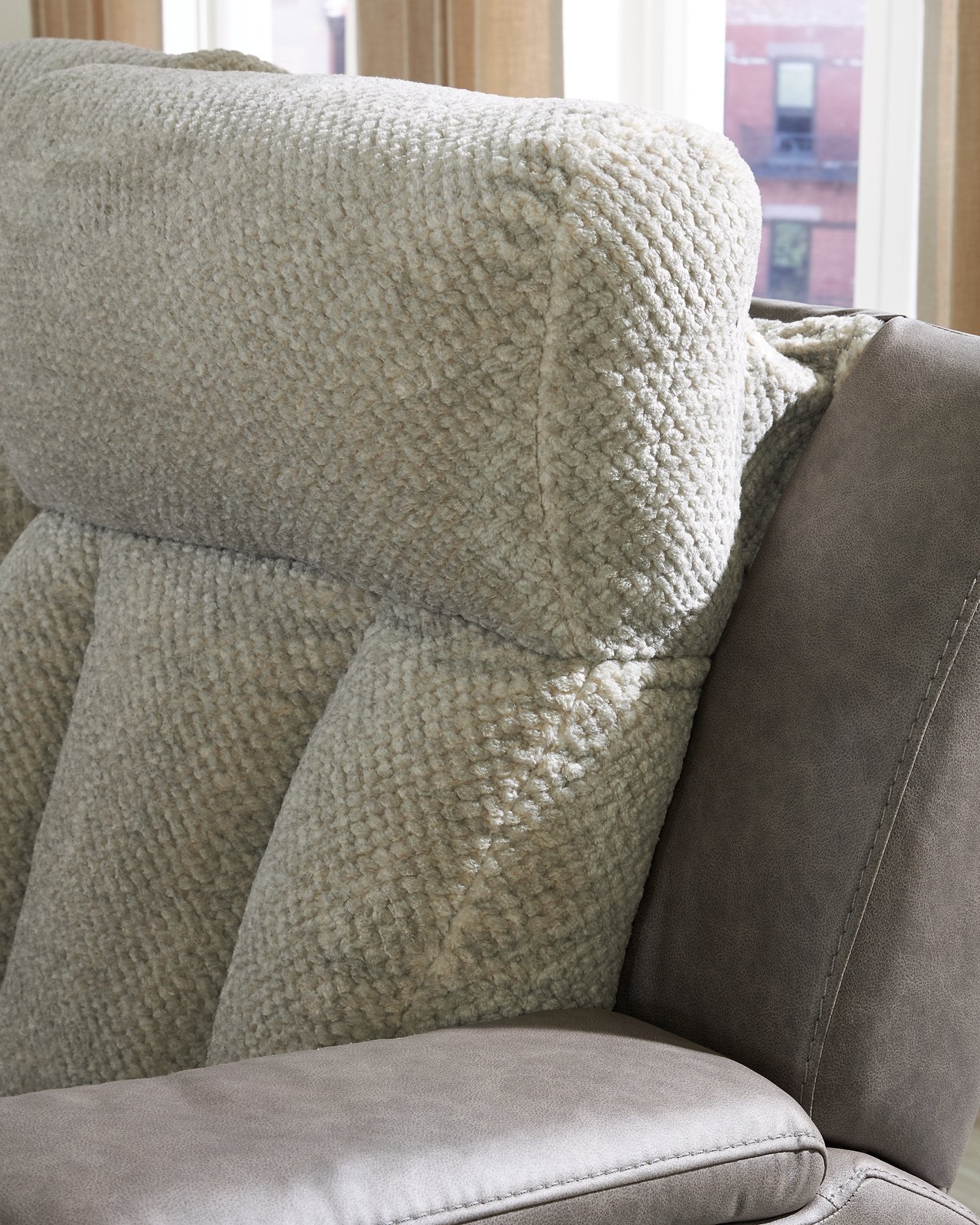 WhipLash Power Reclining Sofa - Furniture 4 Less Outlet (Salinas,CA)