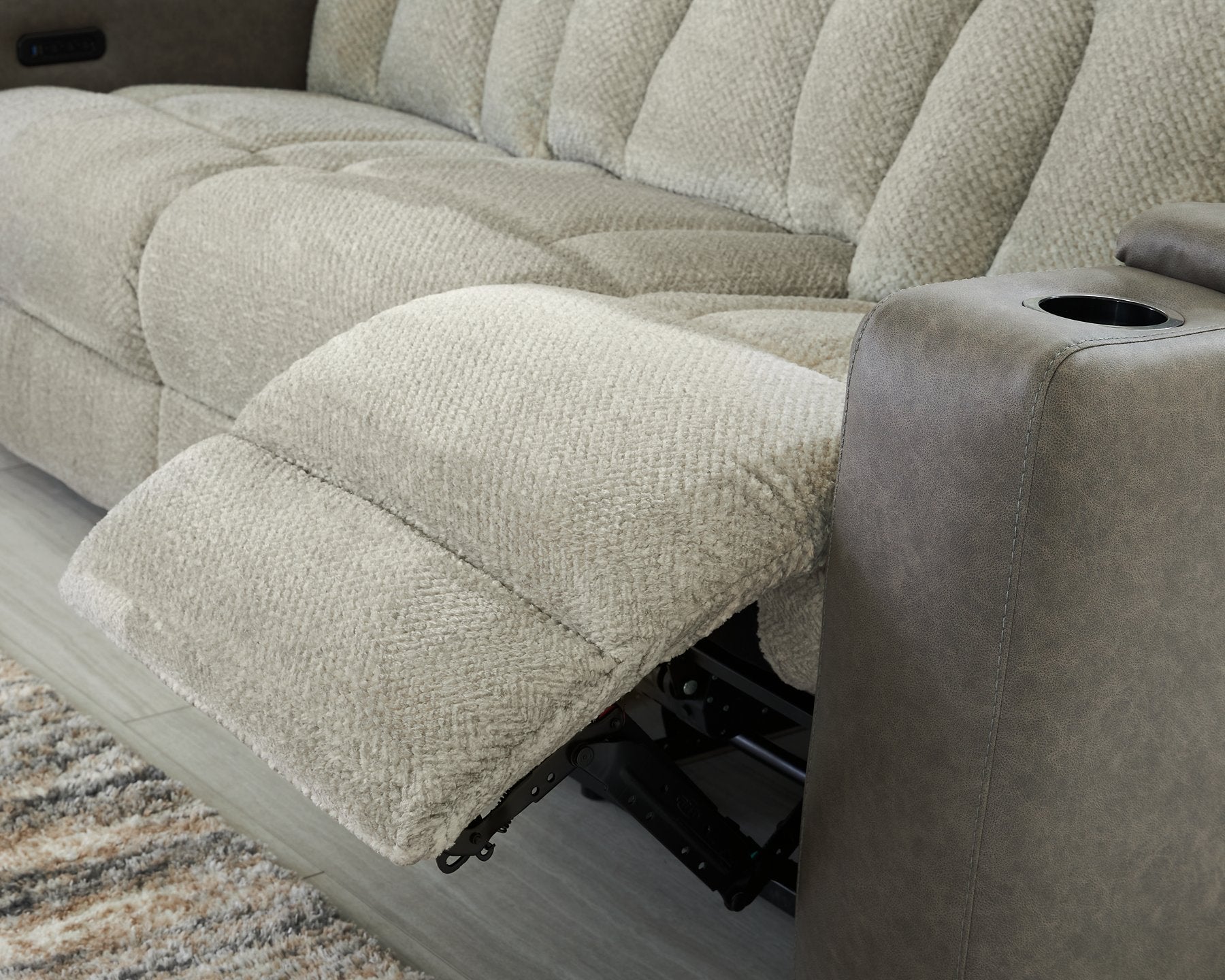WhipLash Power Reclining Sofa - Furniture 4 Less Outlet (Salinas,CA)