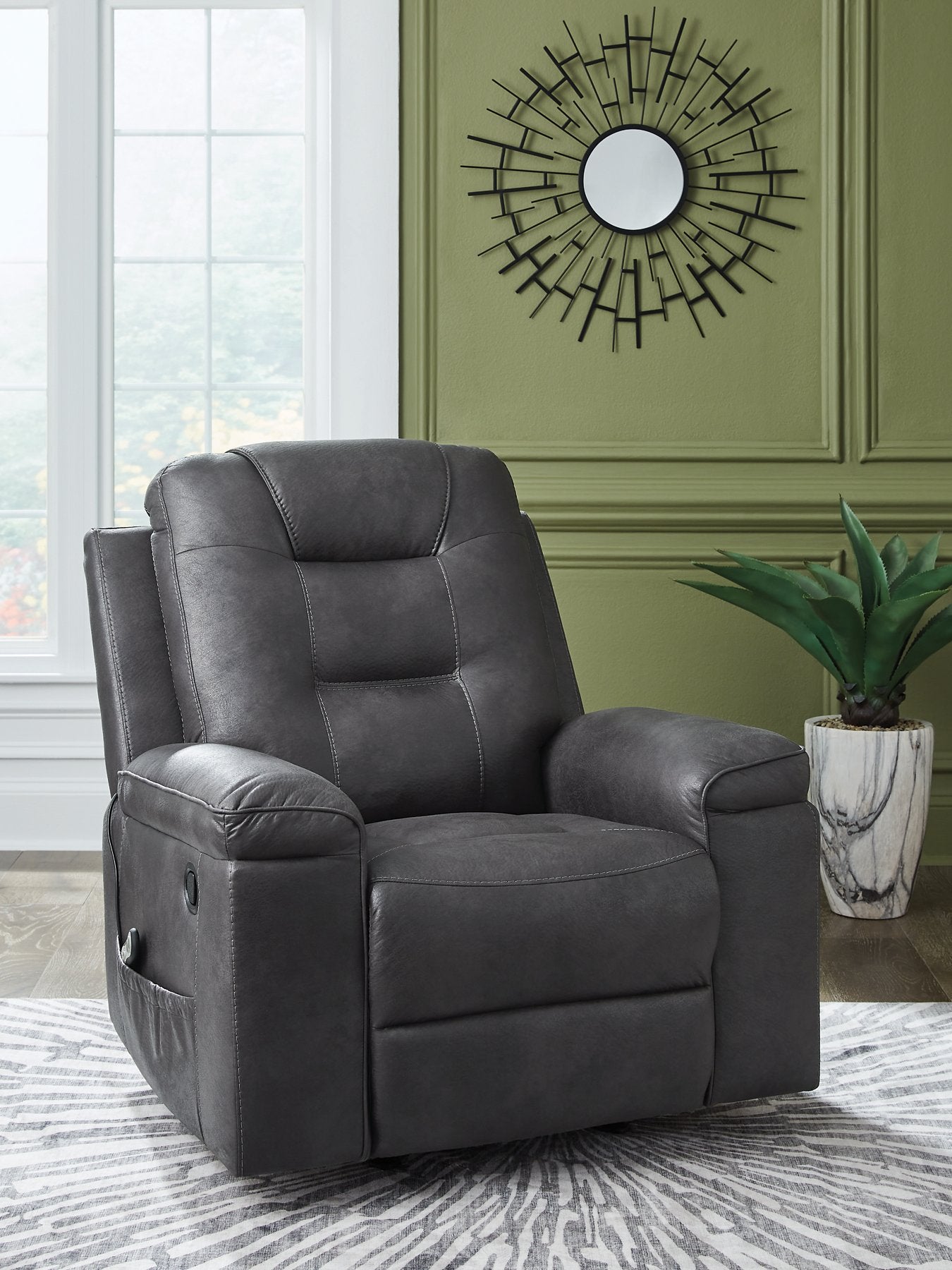 Stockworth Recliner - Furniture 4 Less Outlet (Salinas,CA)