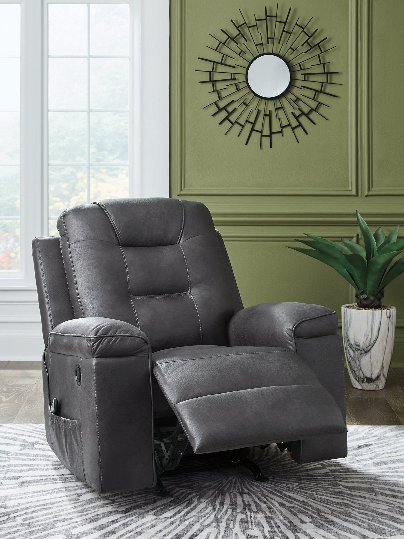 Stockworth Recliner - Furniture 4 Less Outlet (Salinas,CA)