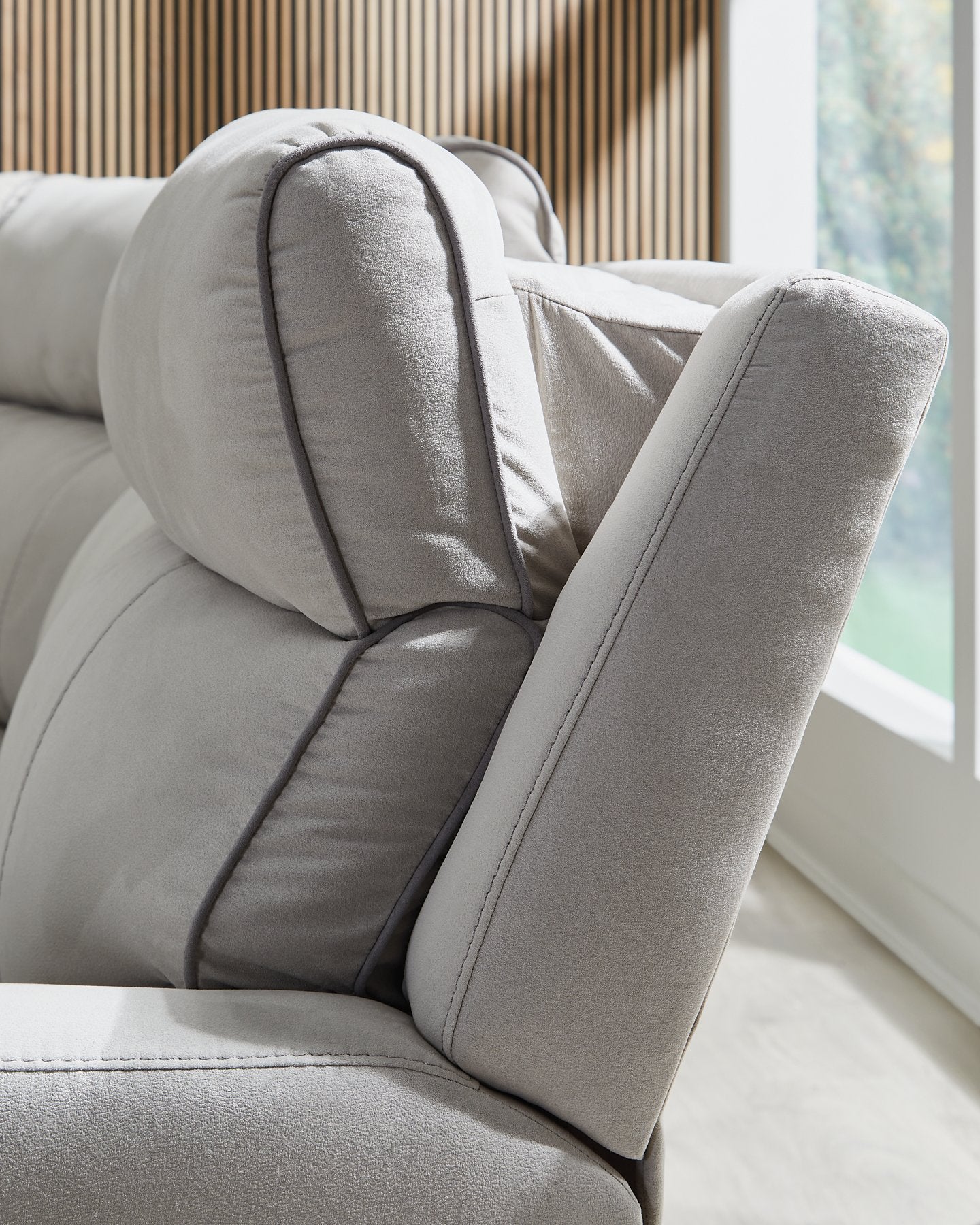 Social Pointe Reclining Sectional with Storage Console - Furniture 4 Less Outlet (Salinas,CA)