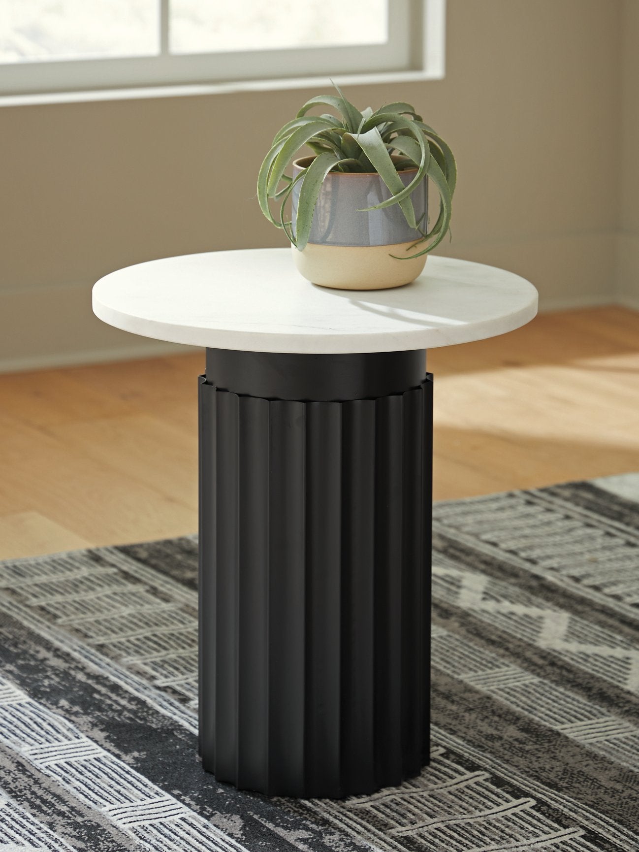 Wainstone Accent Table - Furniture 4 Less Outlet (Salinas,CA)
