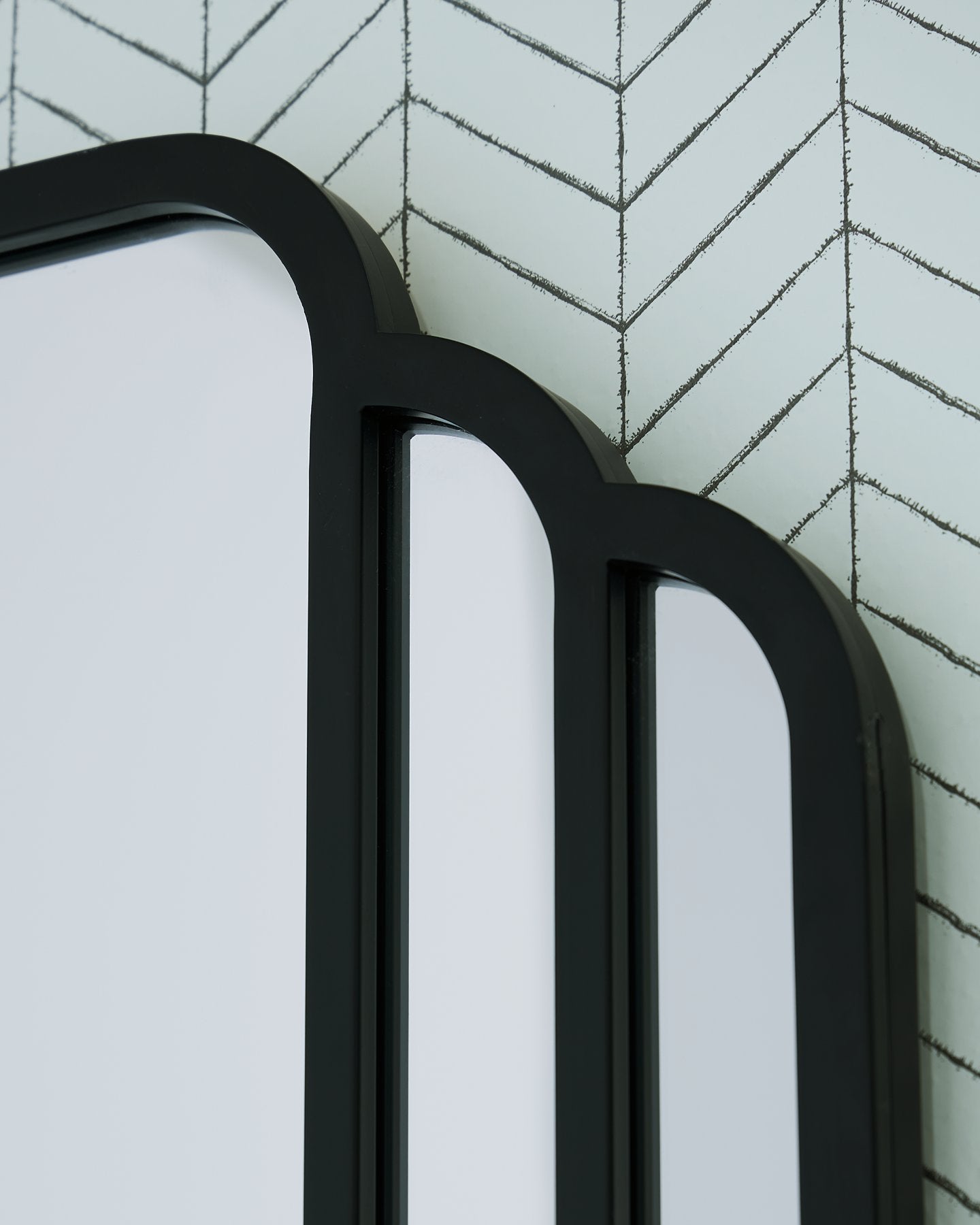 Antigone Floor Mirror - Furniture 4 Less Outlet (Salinas,CA)