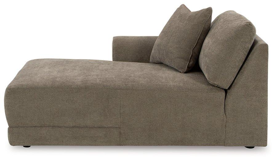 Raeanna Sectional with Chaise