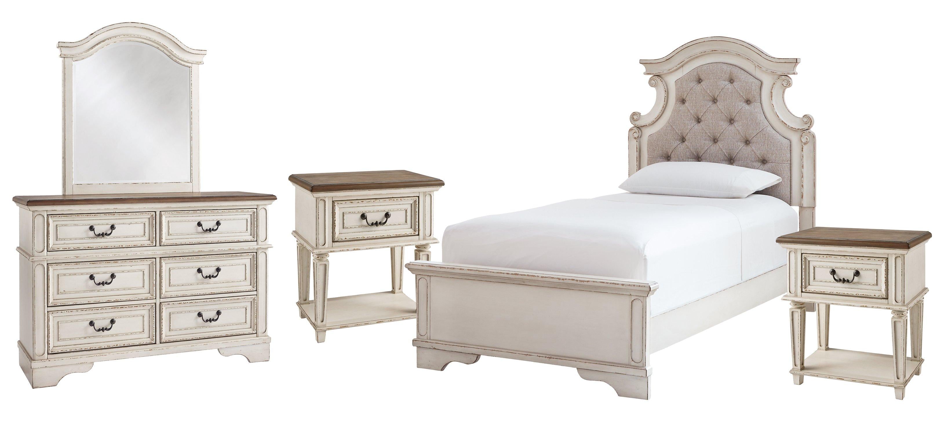 Realyn Bedroom Set