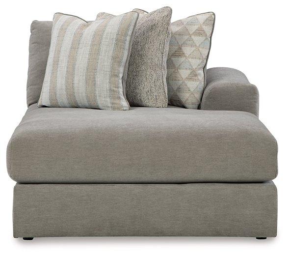 Avaliyah Sectional with Chaise - Furniture 4 Less Outlet (Salinas,CA)