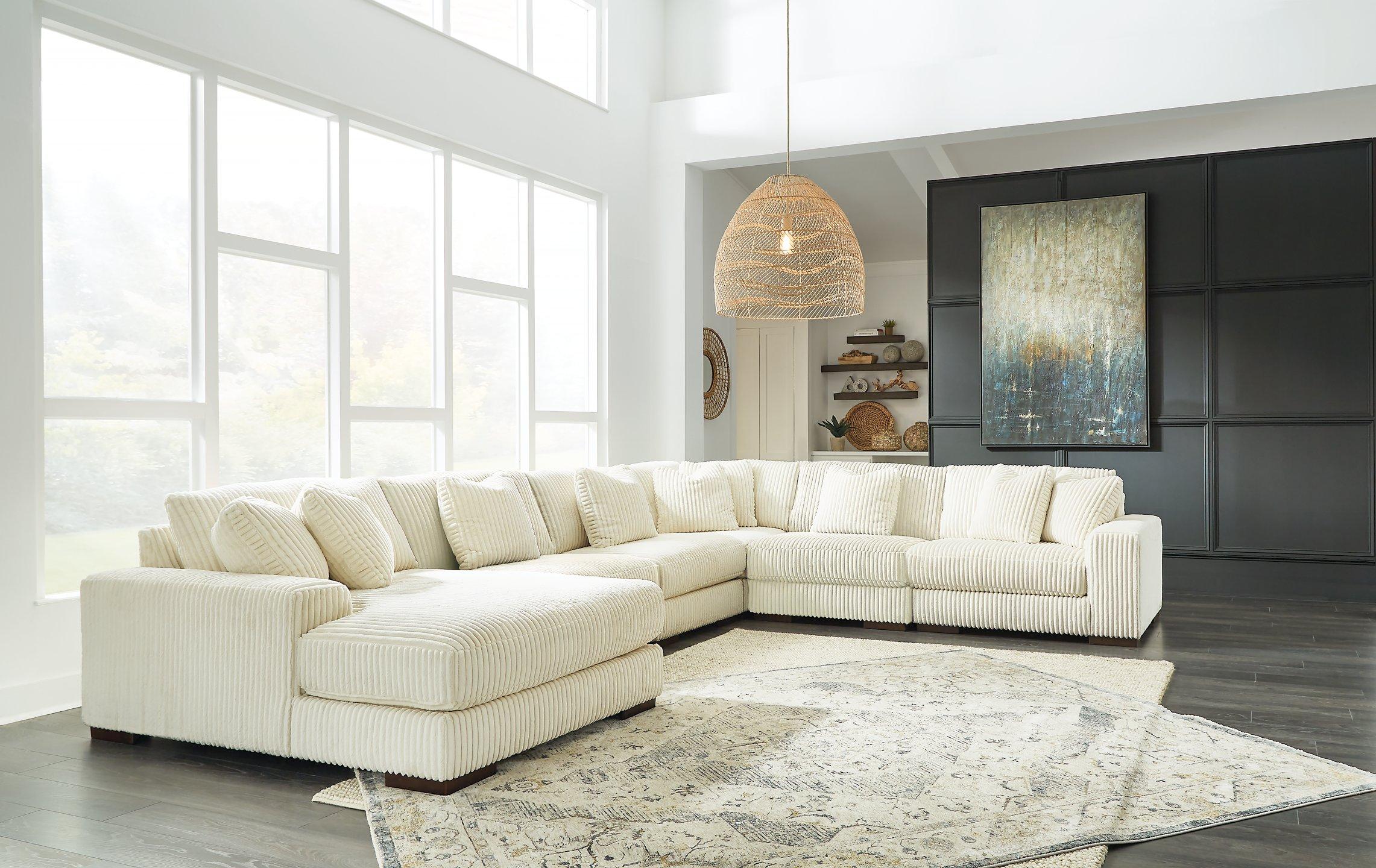 Lindyn Sectional with Chaise - Furniture 4 Less Outlet (Salinas,CA)