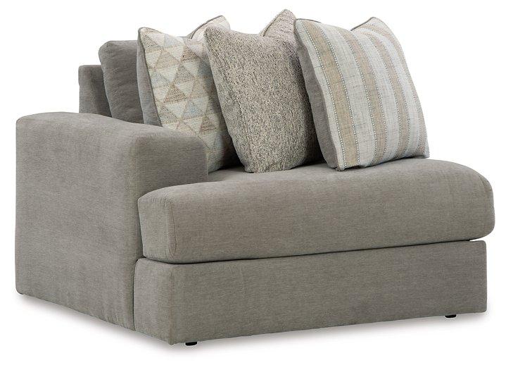 Avaliyah Sectional with Chaise - Furniture 4 Less Outlet (Salinas,CA)