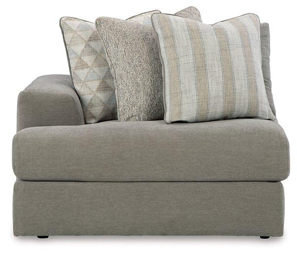 Avaliyah Sectional with Chaise - Furniture 4 Less Outlet (Salinas,CA)