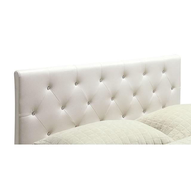 Velen White Cal.King Bed - Furniture 4 Less Outlet (Salinas,CA)