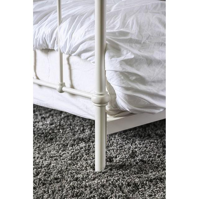 IRIA Vintage White Cal.King, E.King, & Full Bed - Furniture 4 Less Outlet (Salinas,CA)