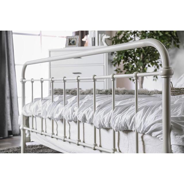 IRIA Vintage White Cal.King, E.King, & Full Bed - Furniture 4 Less Outlet (Salinas,CA)