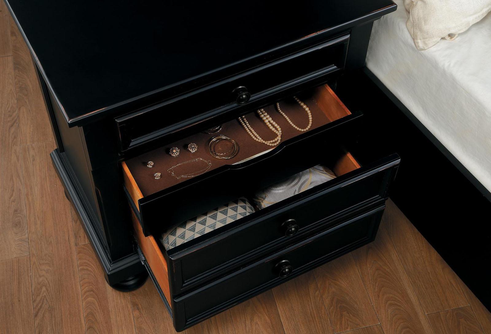 Laurelin 3 Drawer Nightstand in Black 1714BK-4 - Furniture 4 Less Outlet (Salinas,CA)