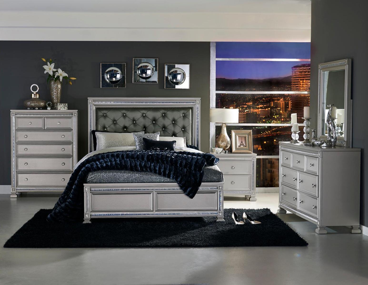 Bevelle 5 Drawer Chest in Silver 1958-9 - Furniture 4 Less Outlet (Salinas,CA)