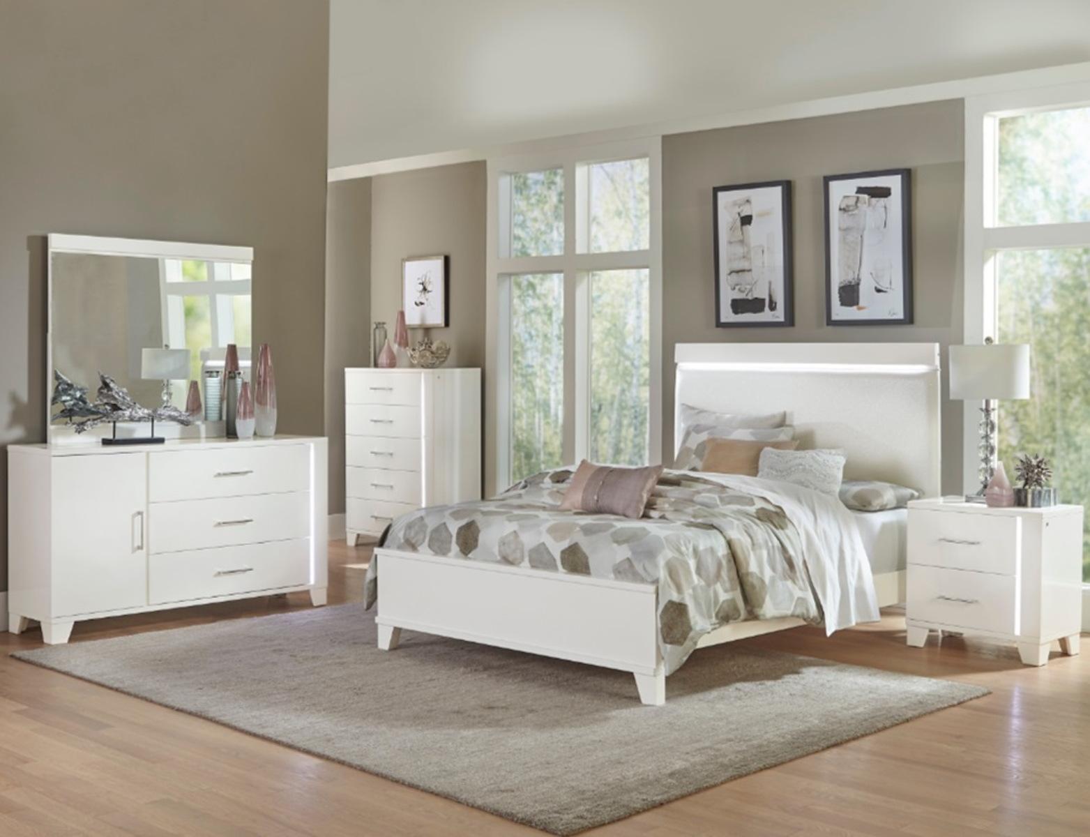 Kerren Queen Platform Bed in White 1678W-1 - Furniture 4 Less Outlet (Salinas,CA)