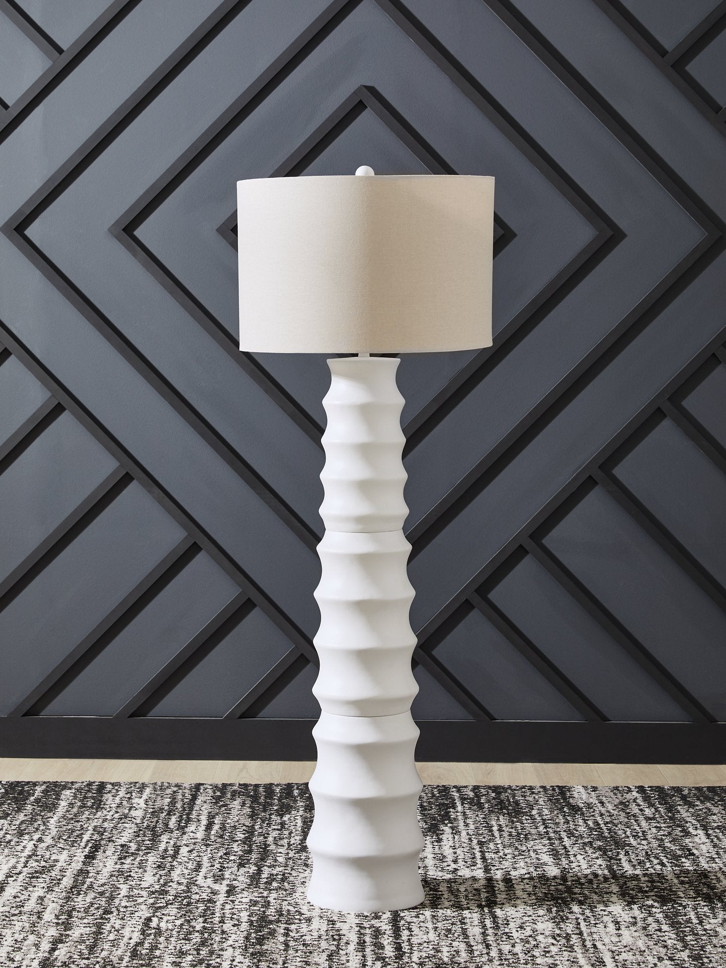 Veraleigh Floor Lamp - Furniture 4 Less Outlet (Salinas,CA)