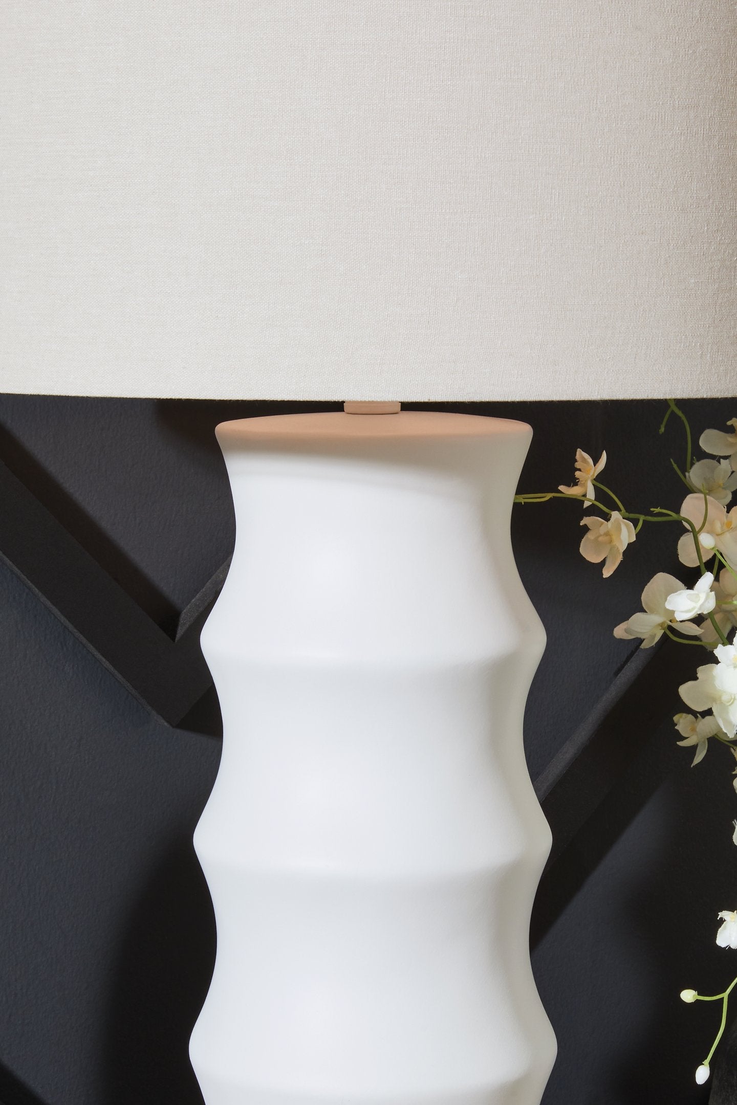Veraleigh Table Lamp - Furniture 4 Less Outlet (Salinas,CA)