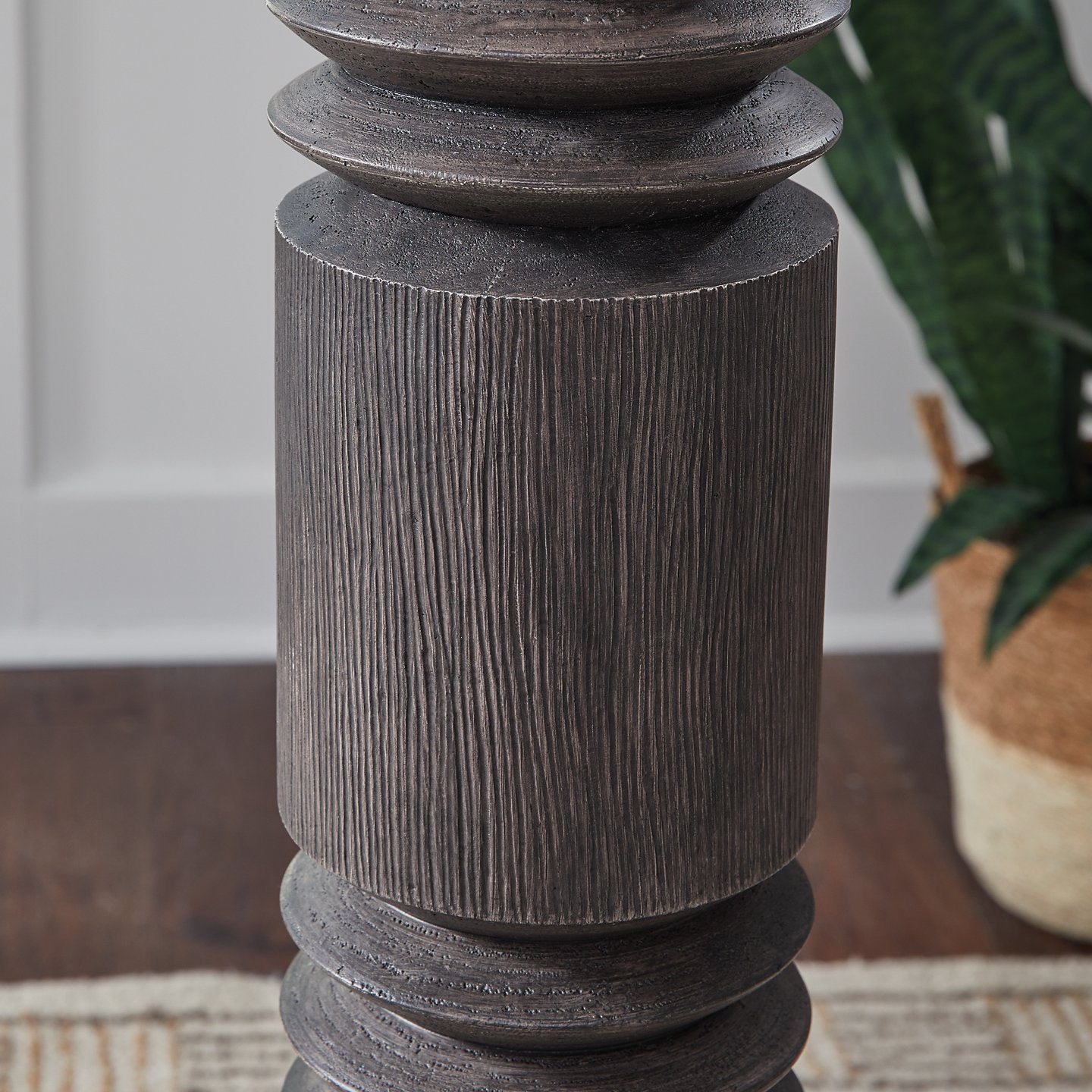 Fainwell Floor Lamp - Furniture 4 Less Outlet (Salinas,CA)