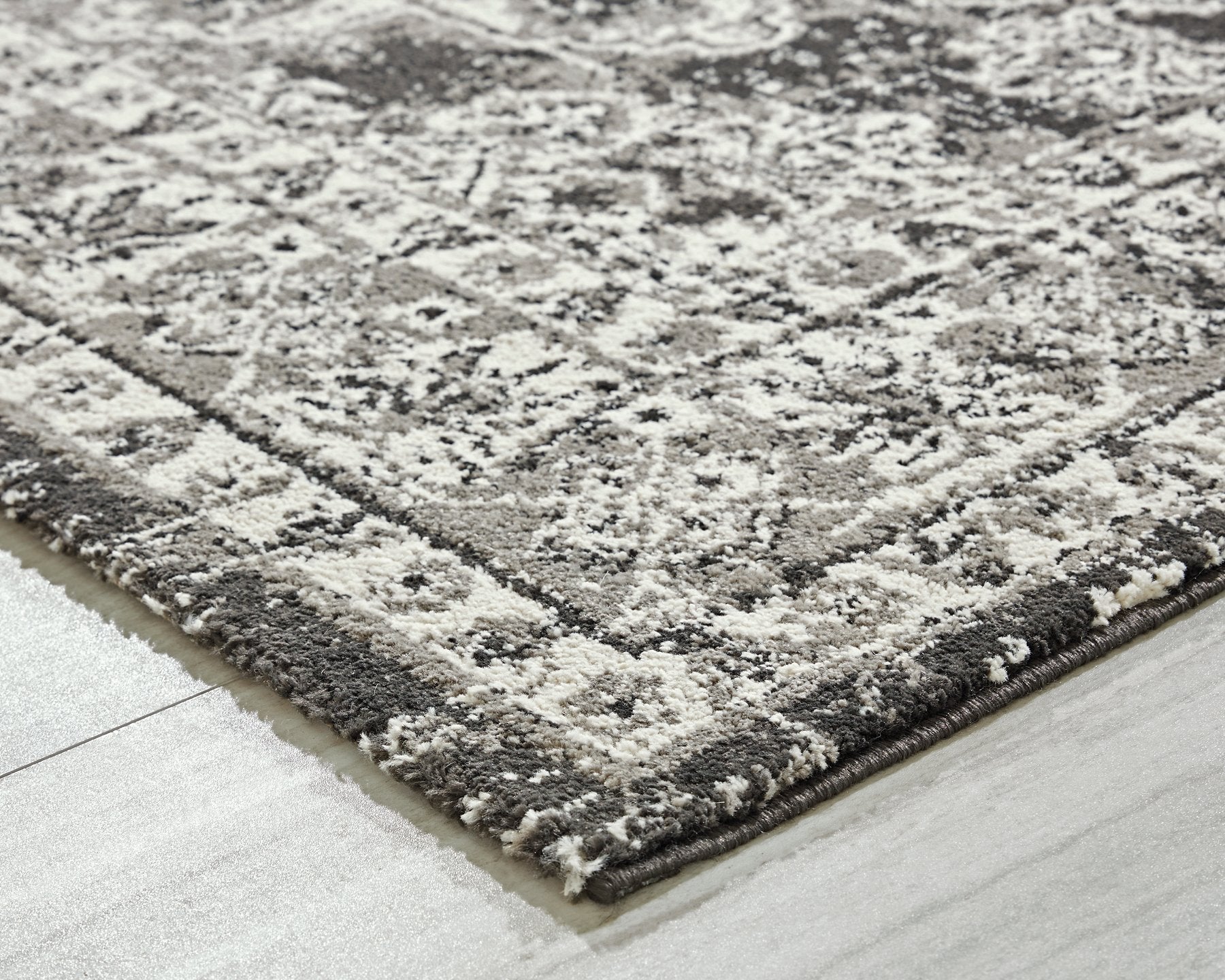 Glennisman Medium Rug - Furniture 4 Less Outlet (Salinas,CA)