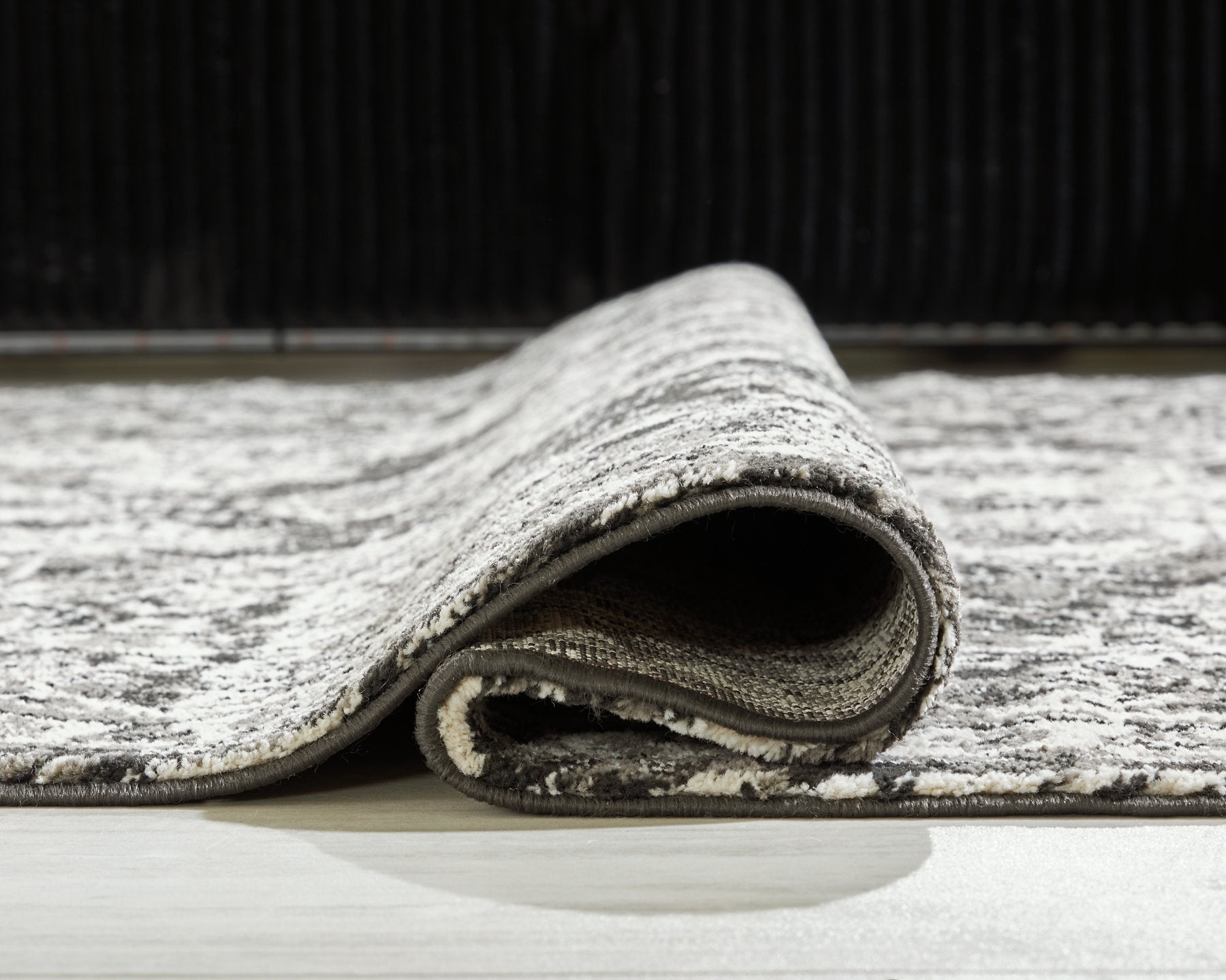 Glennisman Medium Rug - Furniture 4 Less Outlet (Salinas,CA)