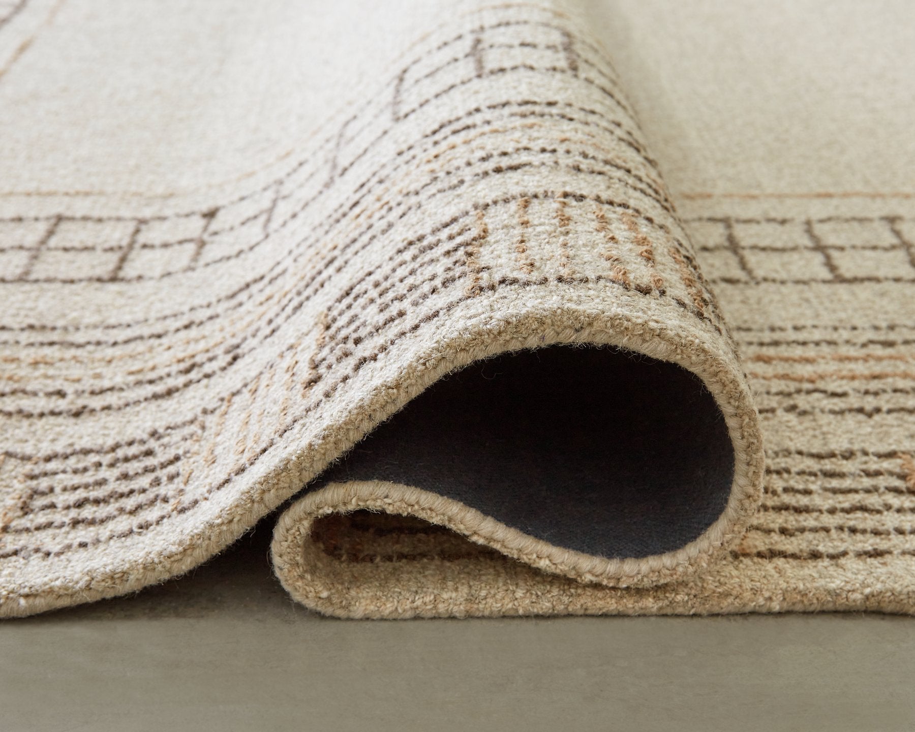 Idaman Rug - Furniture 4 Less Outlet (Salinas,CA)