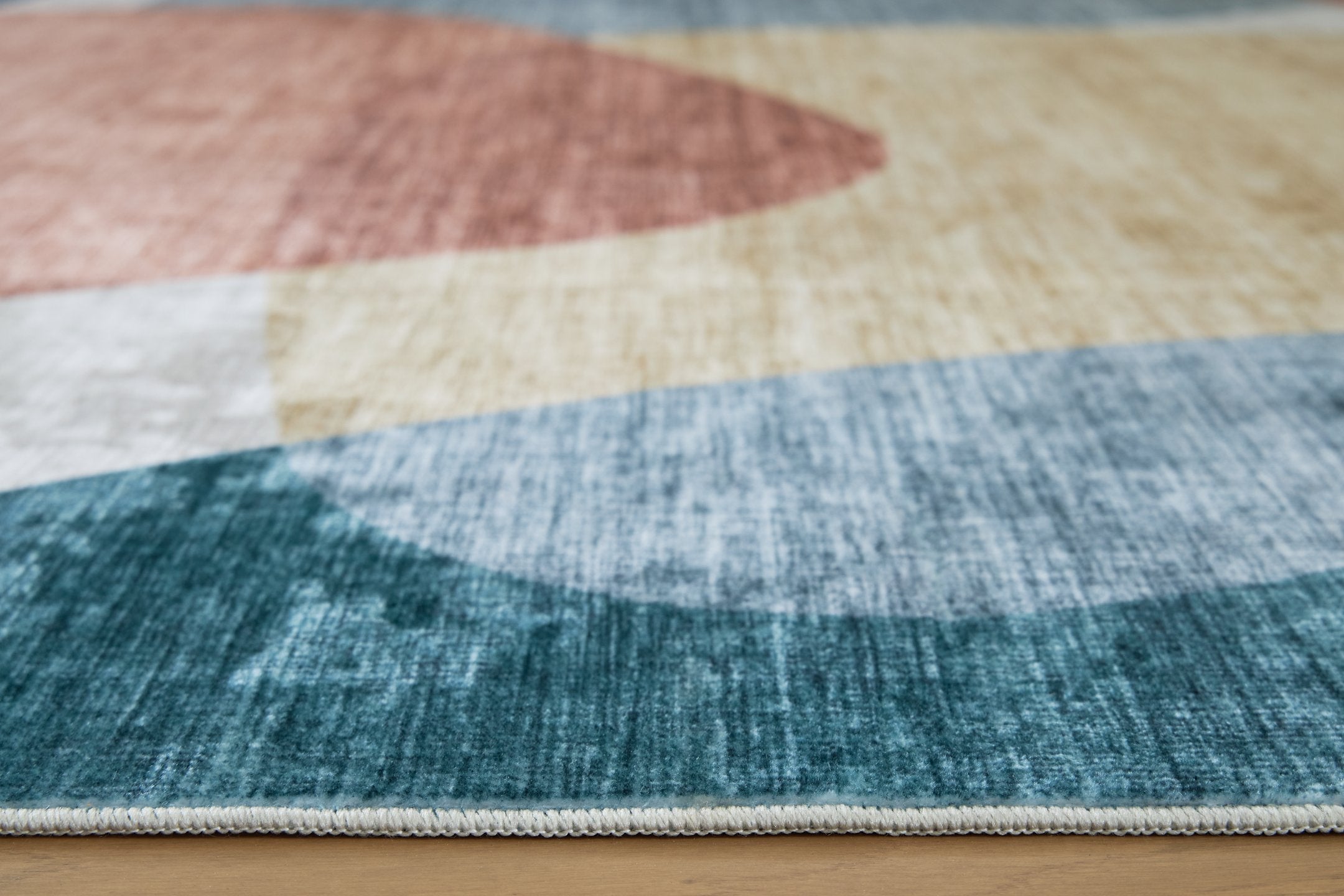 Chanleigh Washable 5' x 7' Area Rug - Furniture 4 Less Outlet (Salinas,CA)