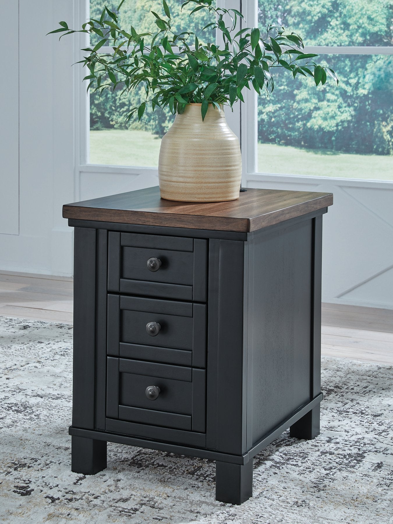 Wildenauer Chairside End Table - Furniture 4 Less Outlet (Salinas,CA)