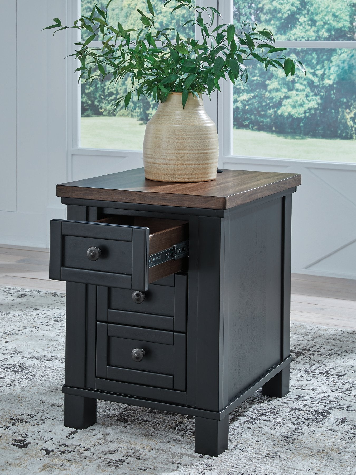 Wildenauer Chairside End Table - Furniture 4 Less Outlet (Salinas,CA)